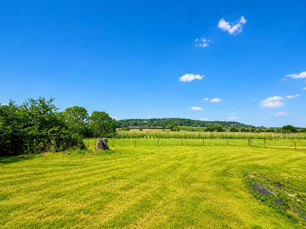 Property photo 2 of 20 Garden And View