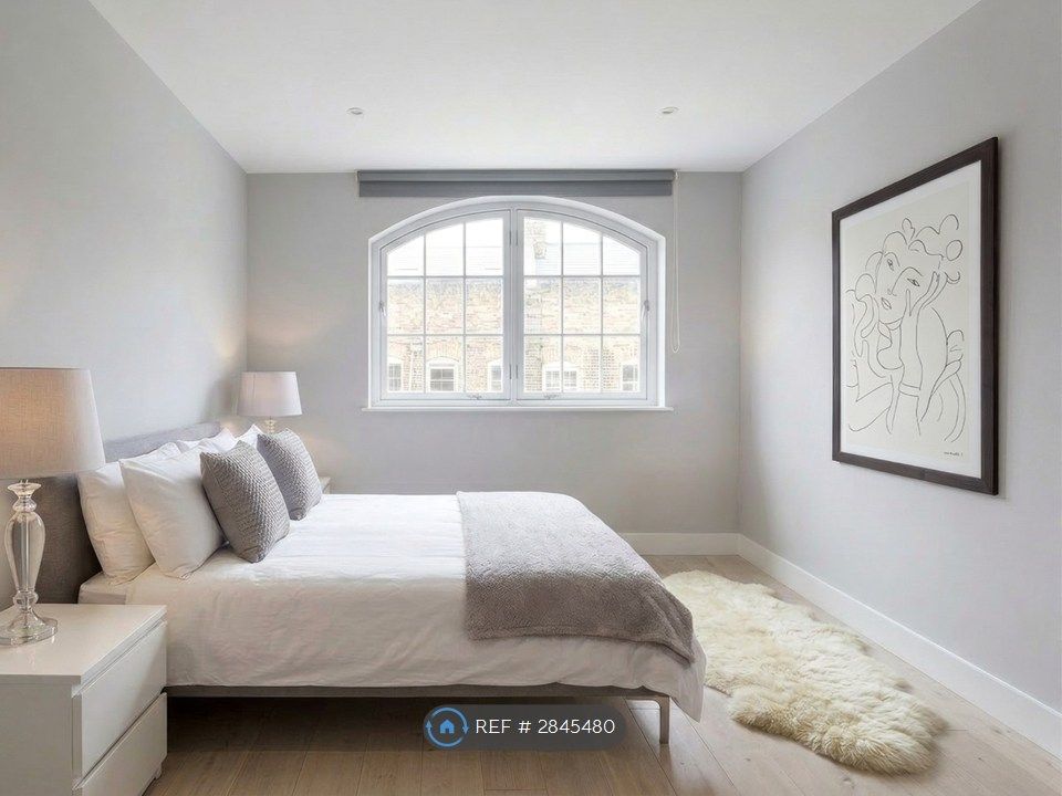 Property photo 3 of 7 Master Bedroom