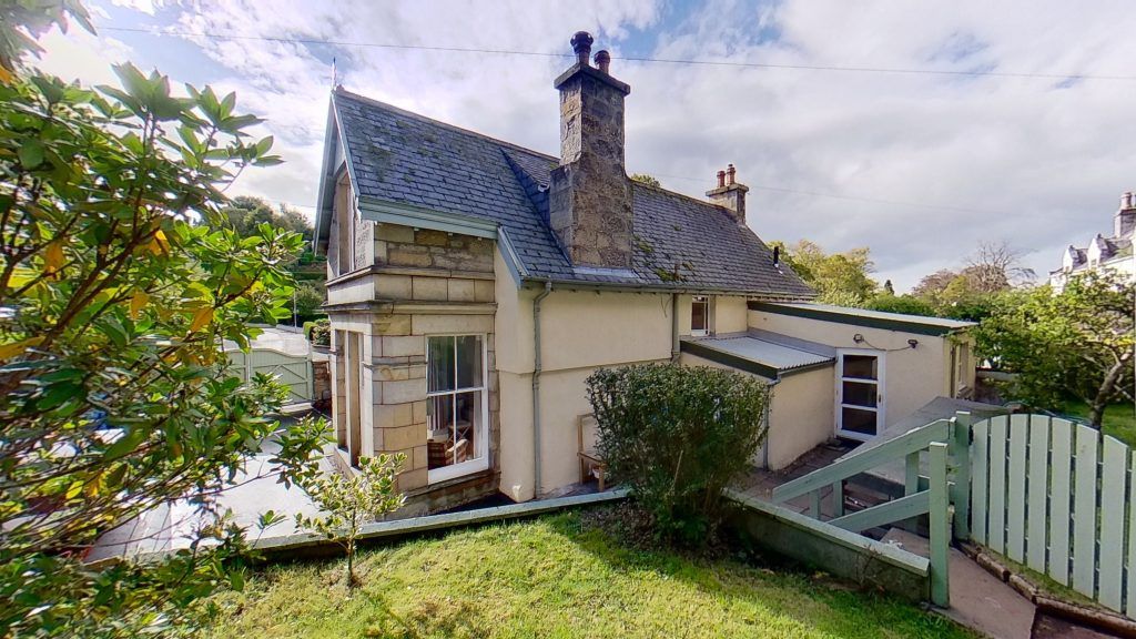 Property photo 1 of 18