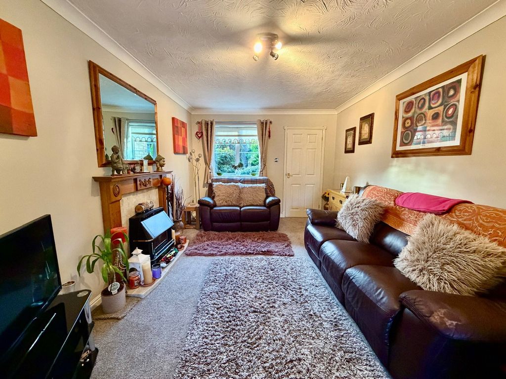 Property photo 2 of 40