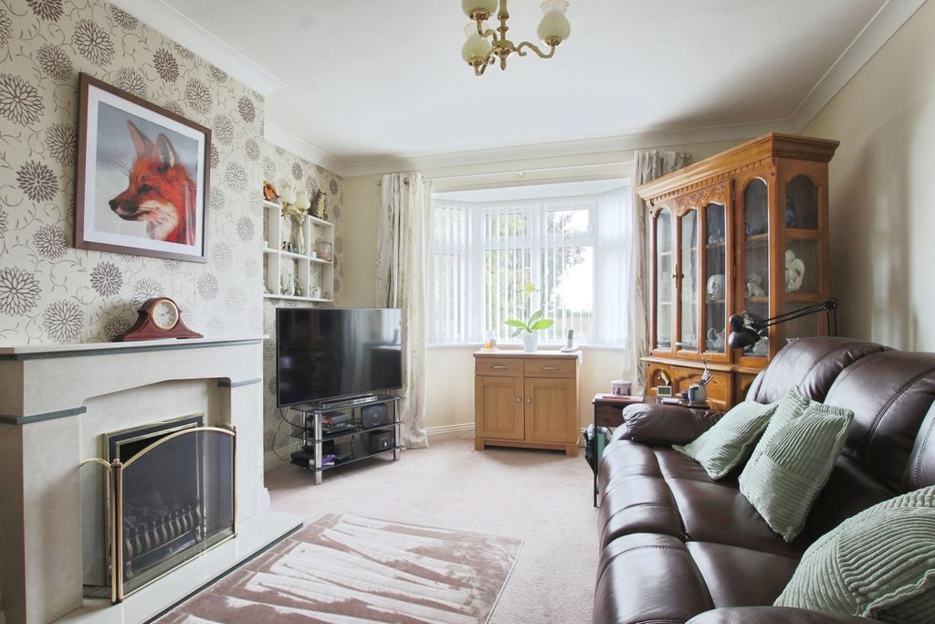 Property photo 3 of 13 4483088