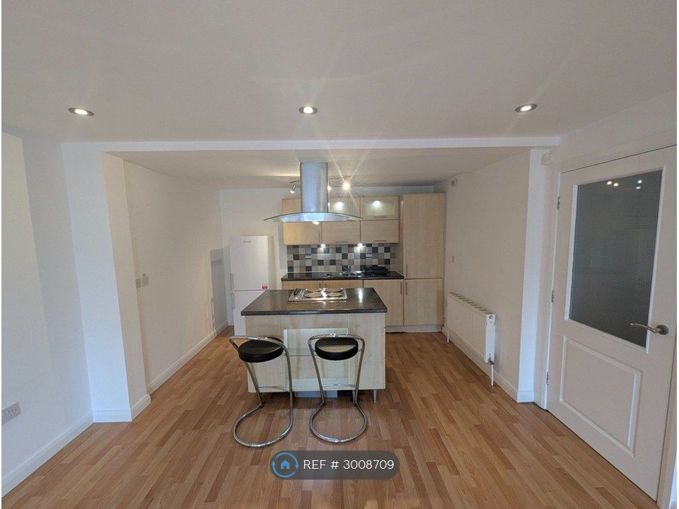 Property photo 1 of 7 Kitchen