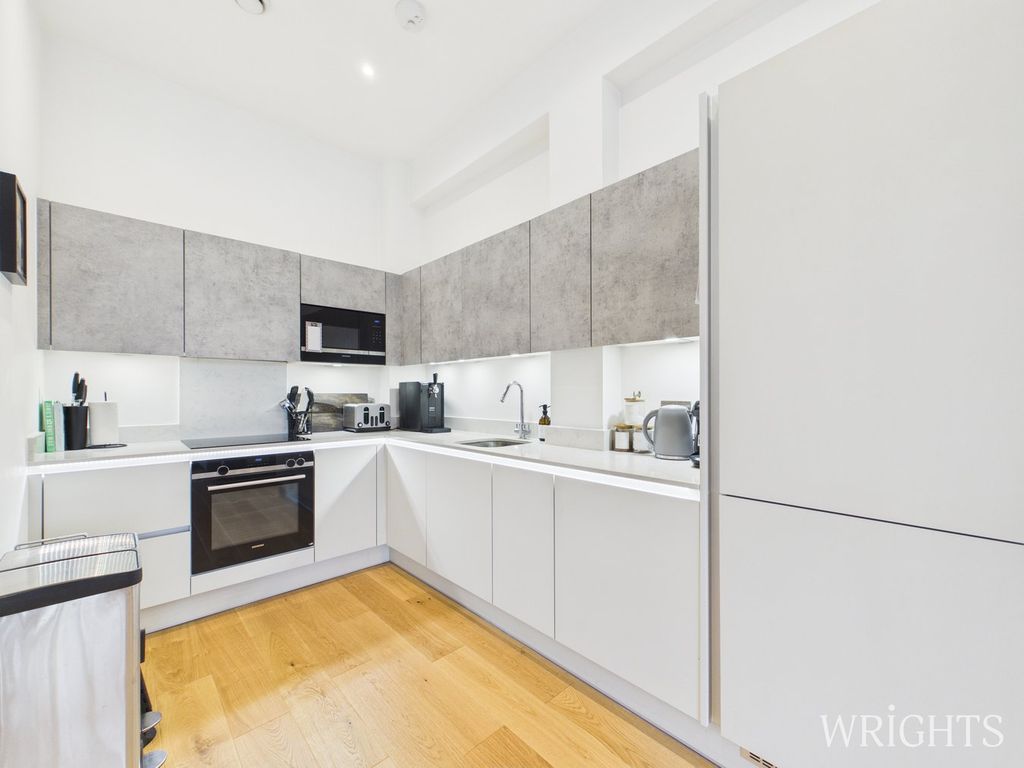 Property photo 2 of 20