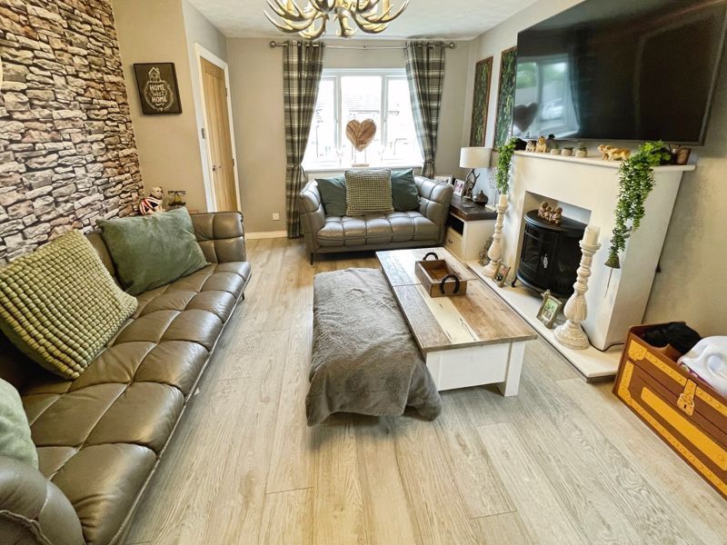 Property photo 2 of 18 Lounge