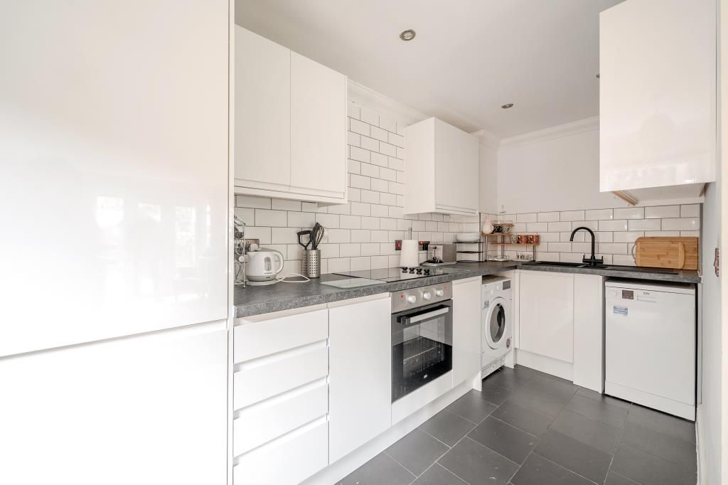 Property photo 3 of 18 Kitchen