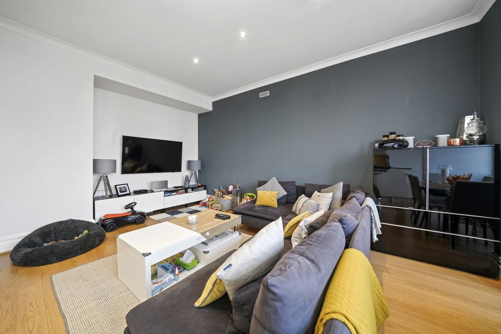 Property photo 2 of 13