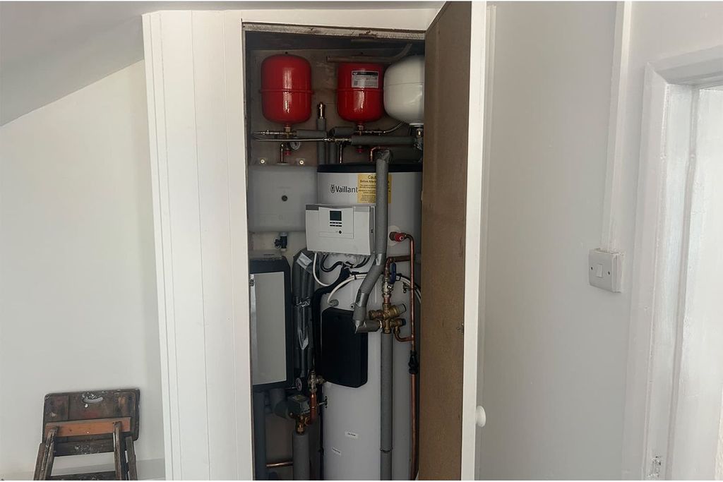 Property photo 2 of 25 Boiler Room
