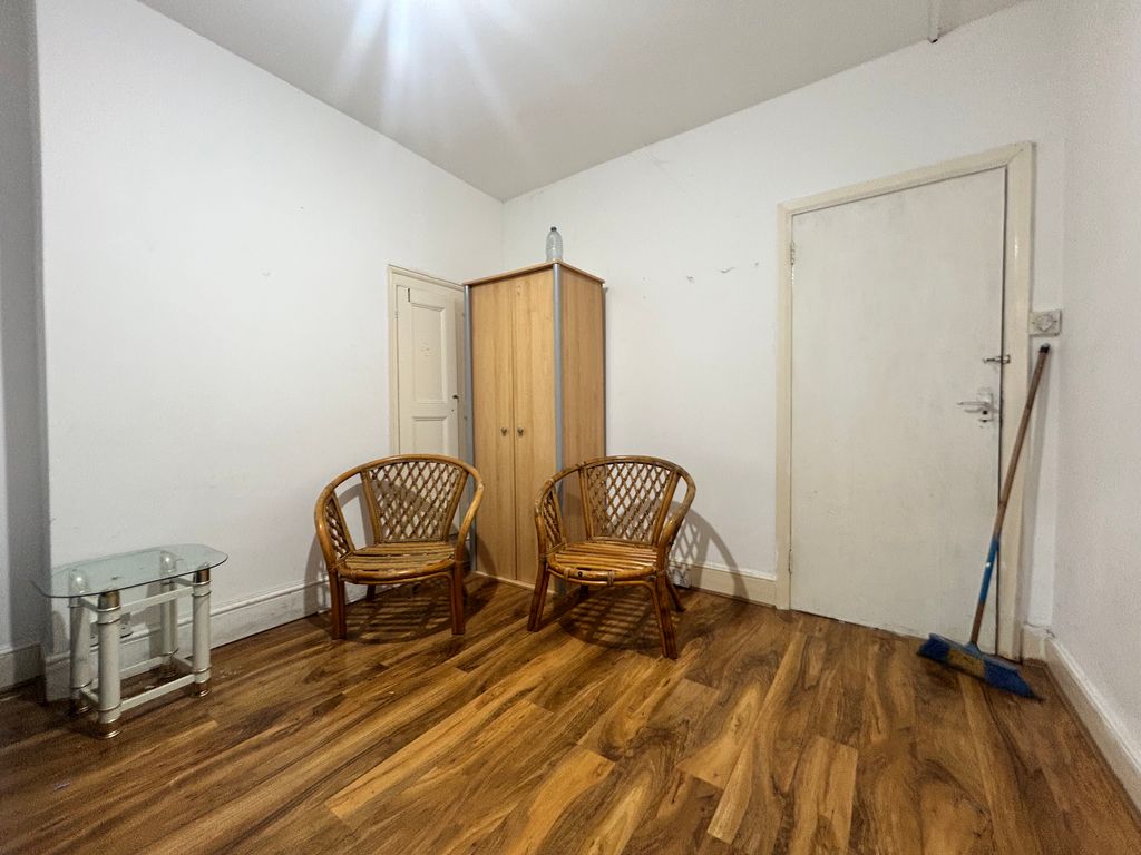 Property photo 3 of 6 Image