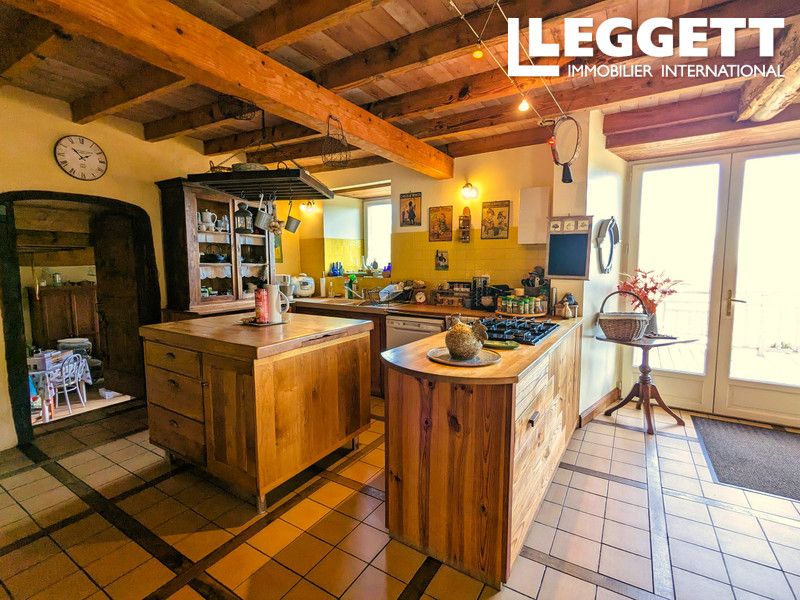 Property photo 3 of 10