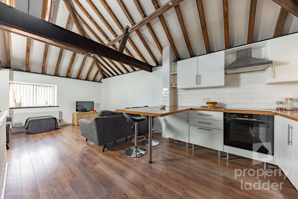 Property photo 2 of 18 Pl-13