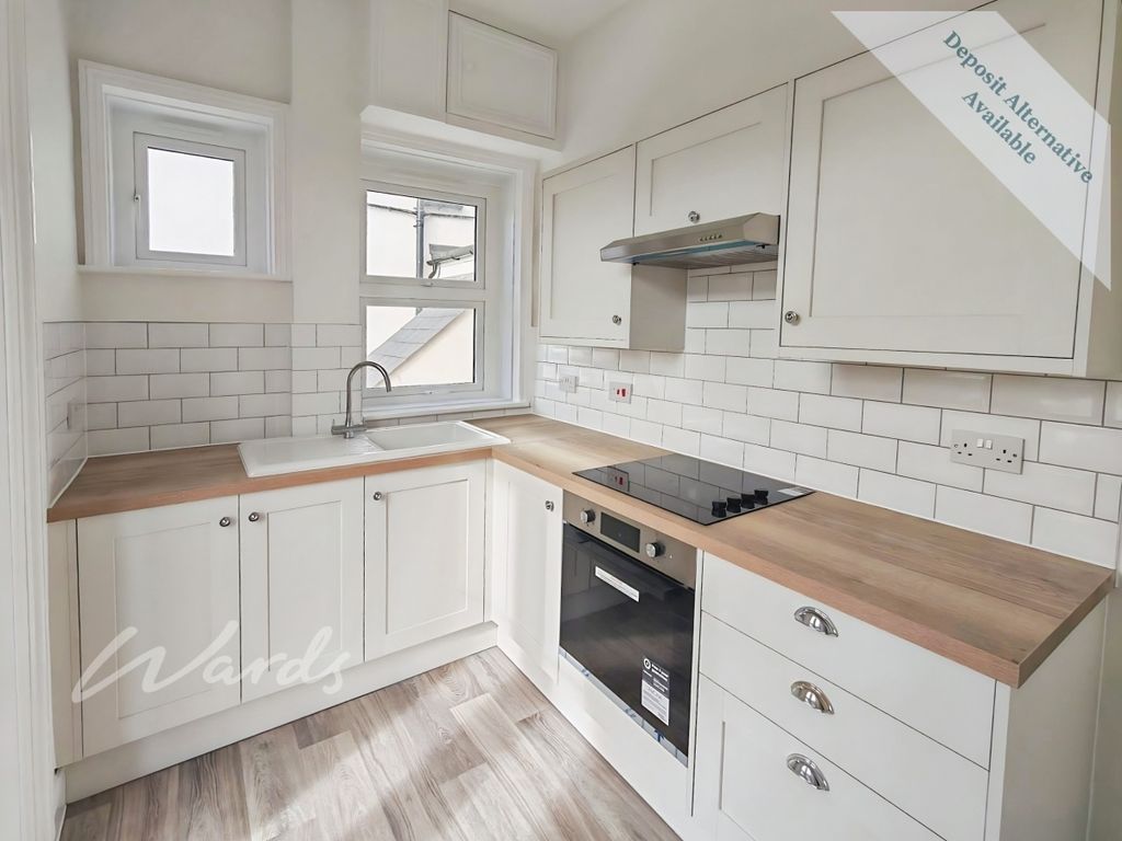 Property photo 3 of 6 Kitchen