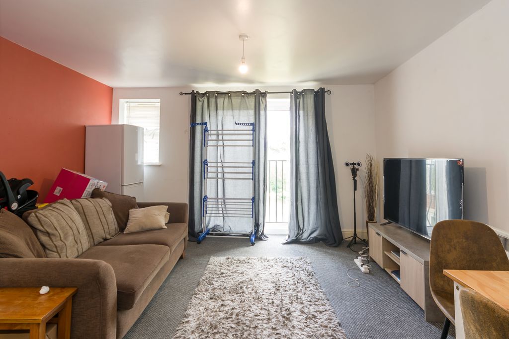 Property photo 2 of 16