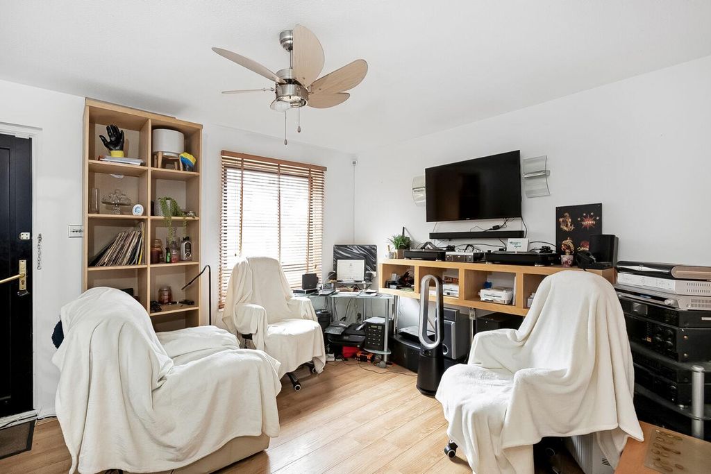 Property photo 3 of 8 R2A0090-9-1500x1000.Jpg