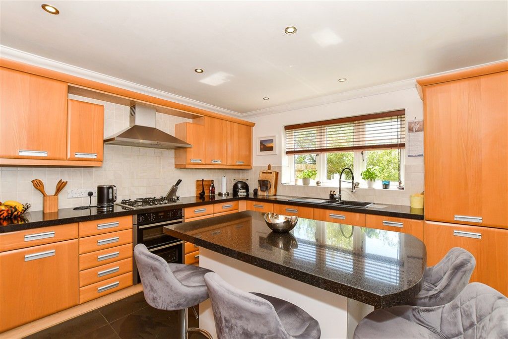 Property photo 3 of 13 Kitchen/Breakfast Room