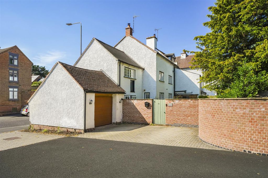 Property photo 2 of 19 2