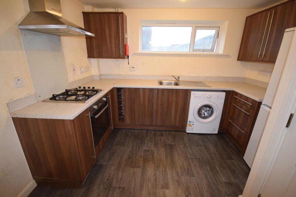 Property photo 1 of 9 Kitchen