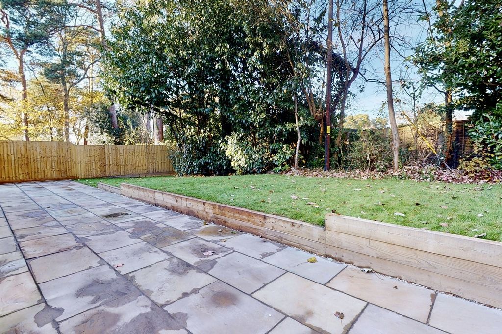 Property photo 3 of 12 Gallery