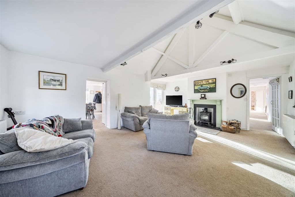 Property photo 2 of 17 1408533-13-698369Ae81B3d.Jpg