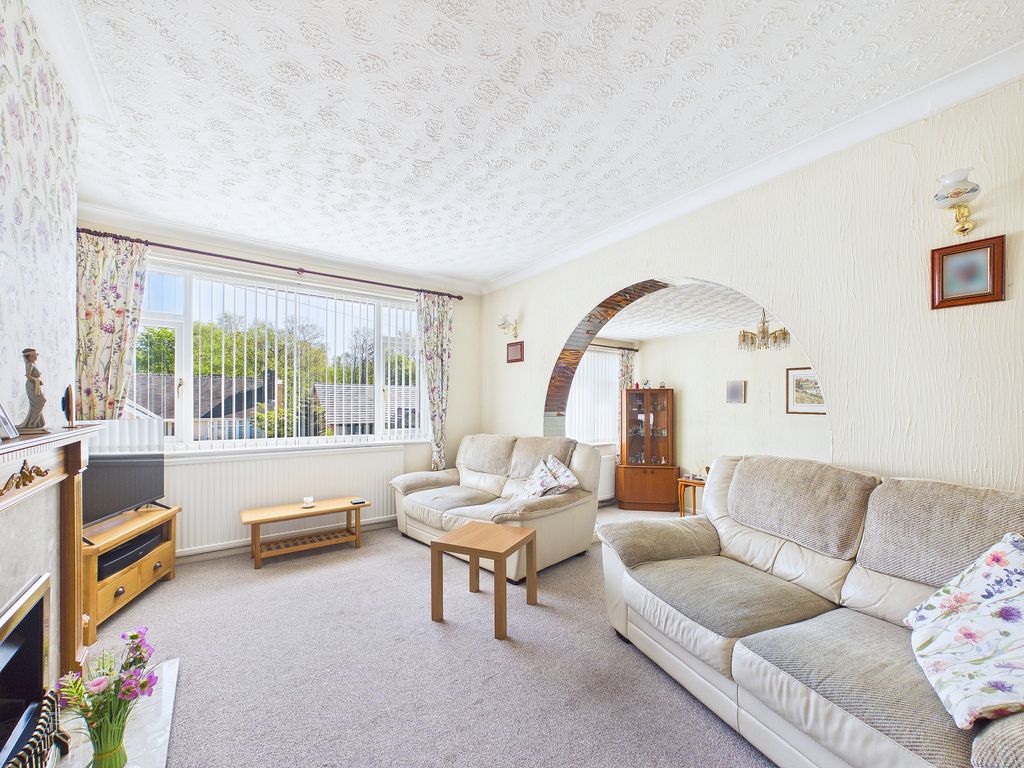 Property photo 2 of 33