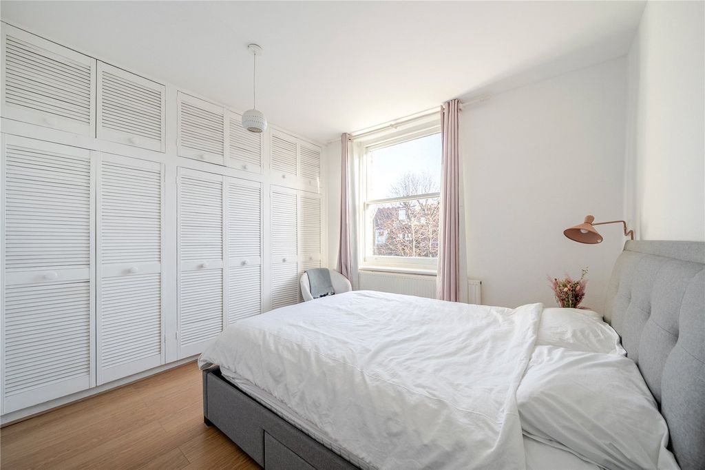 Property photo 2 of 12 Bedroom