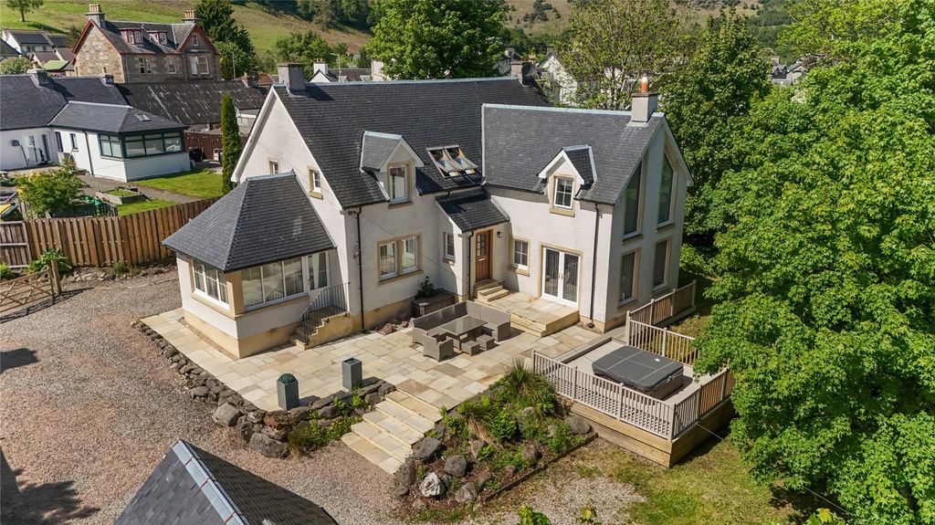Property photo 1 of 26 Drone