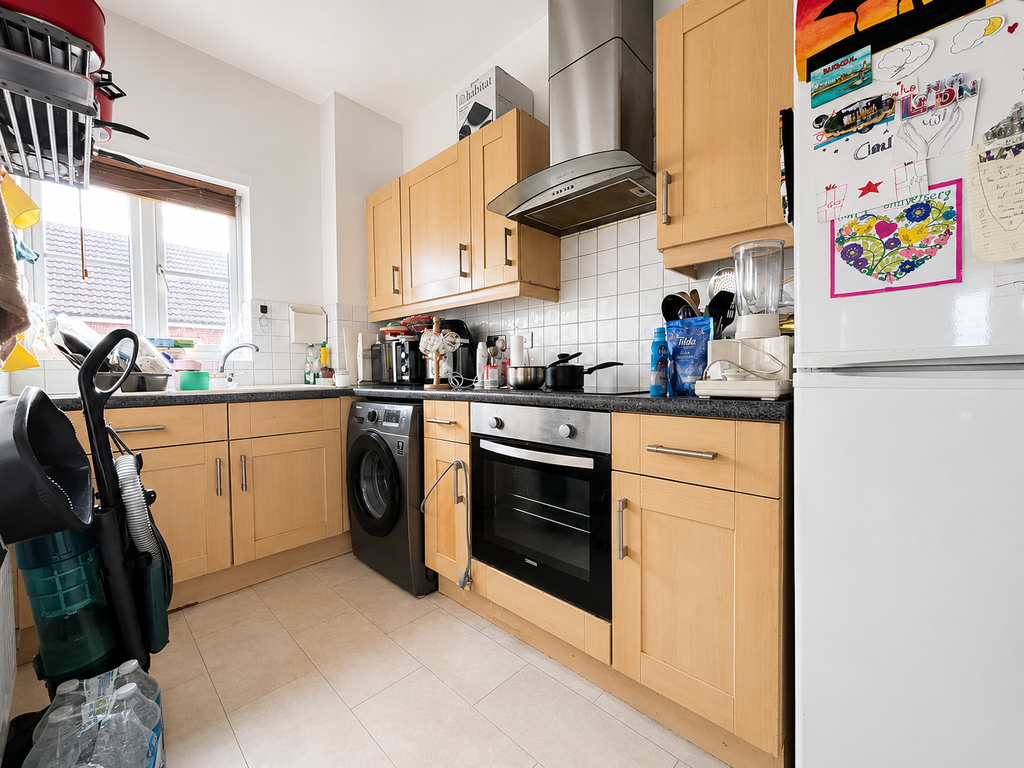 Property photo 3 of 7 Kitchen