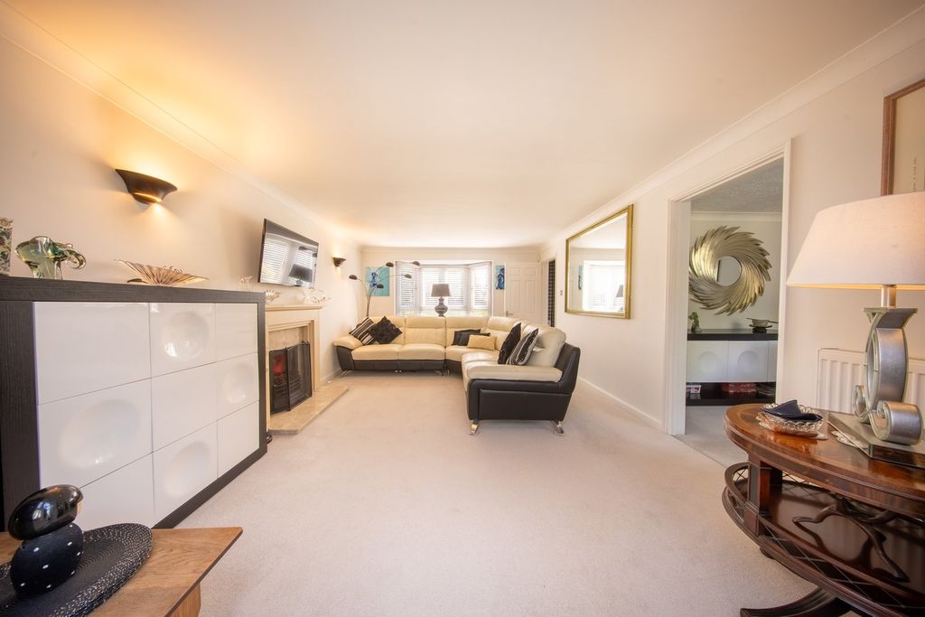 Property photo 2 of 26