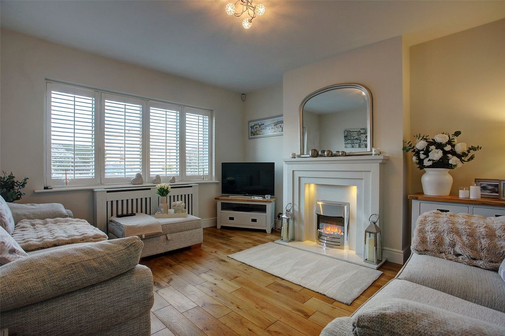 Property photo 2 of 24 Picture No. 51