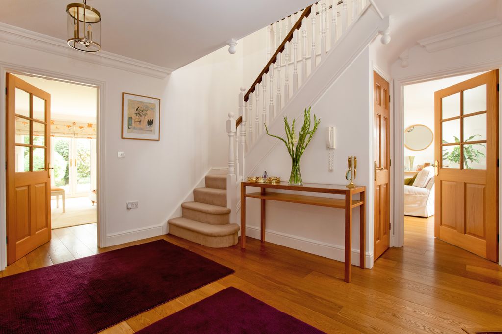 Property photo 3 of 28