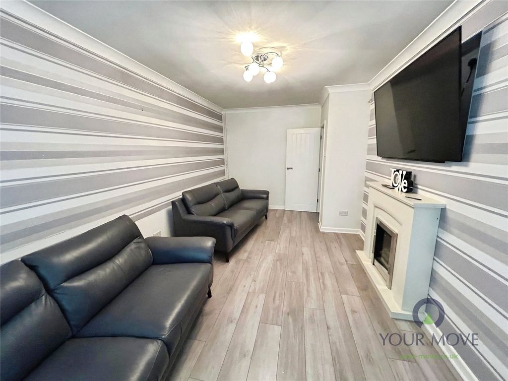 Property photo 2 of 12 Lounge
