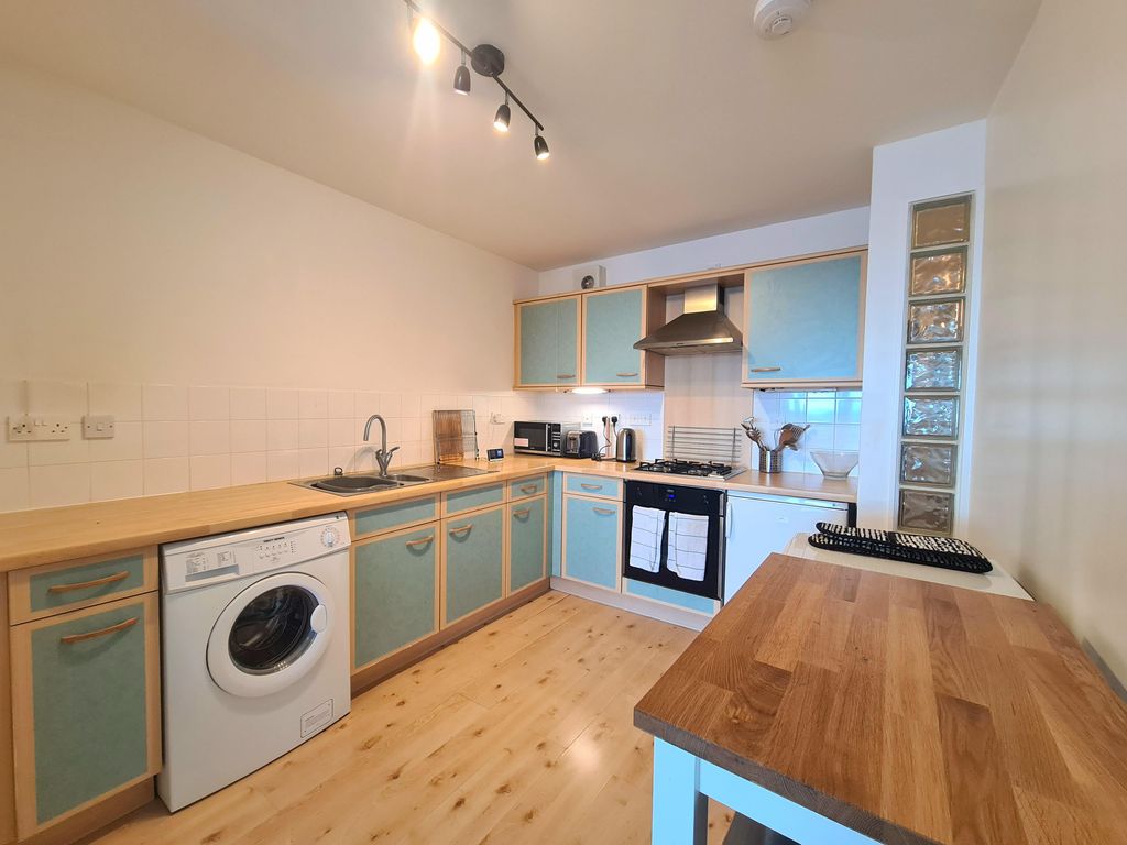 Property photo 3 of 11