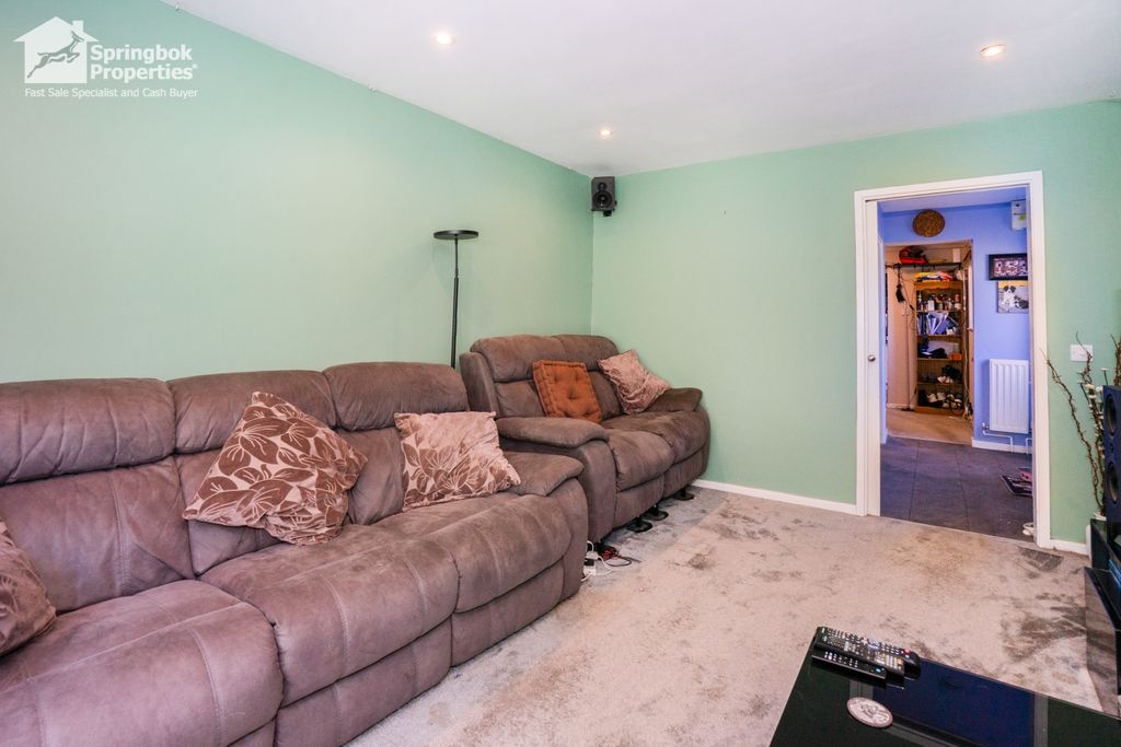 Property photo 3 of 18 Image 2