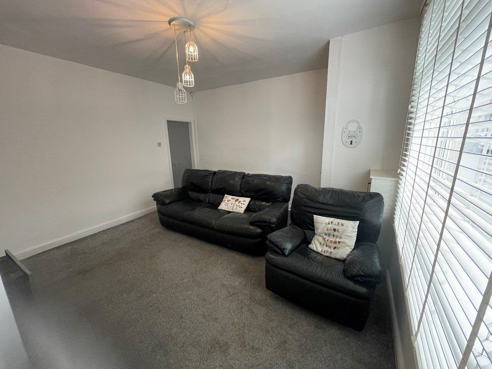 Property photo 3 of 9 7