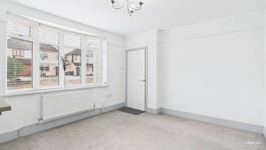 Property photo 3 of 14 19614810