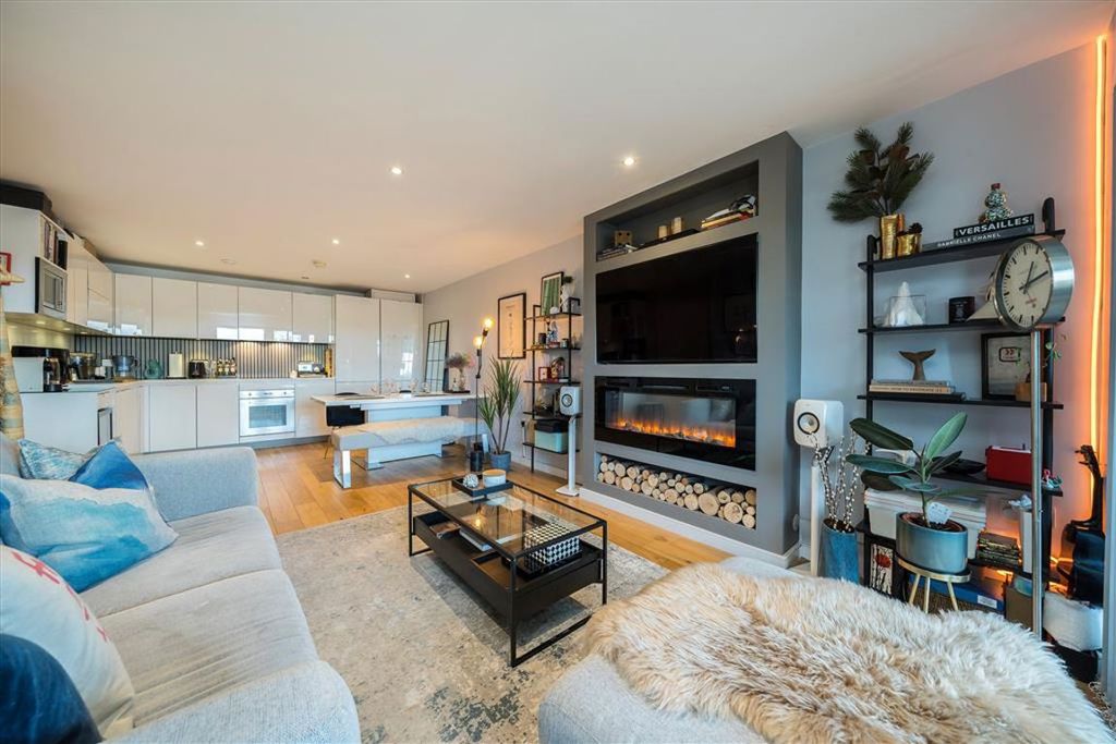 Property photo 2 of 8