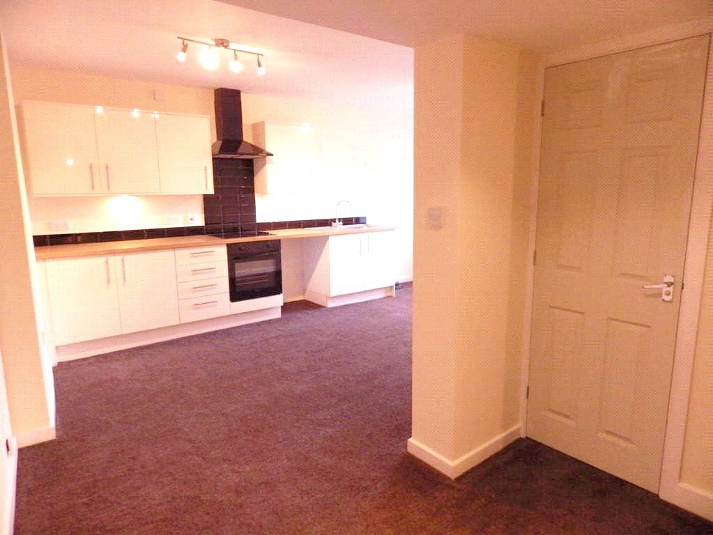 Property photo 2 of 14 Lounge / Kitchen