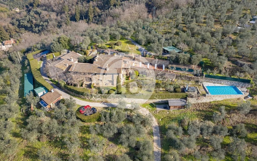 Property photo 2 of 35