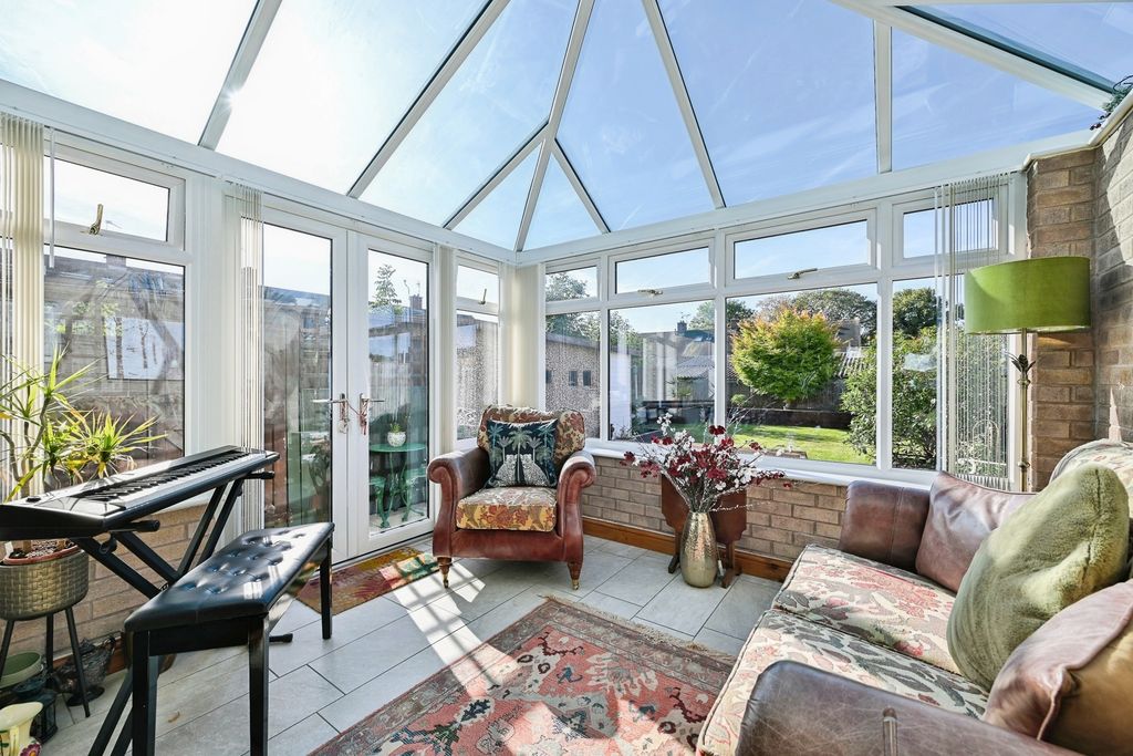 Property photo 3 of 21 Conservatory