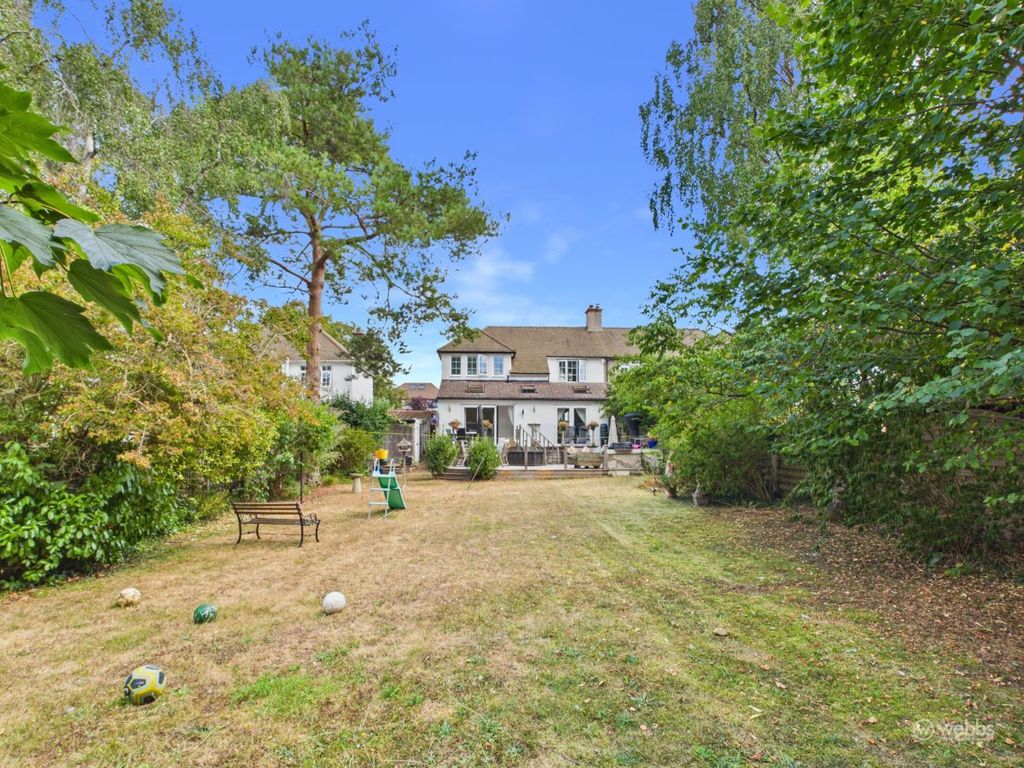 Property photo 2 of 25