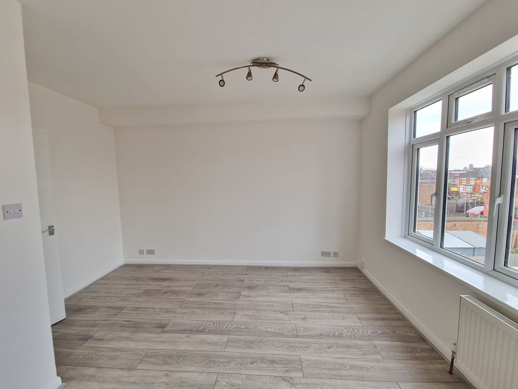 Property photo 2 of 6 20260324_103937