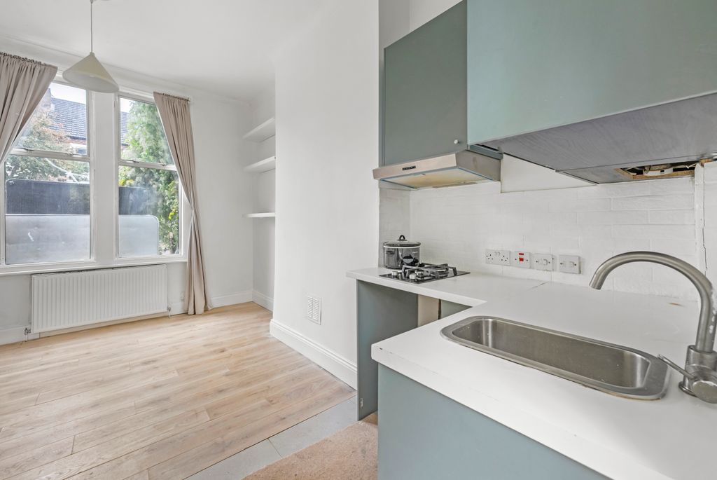 Property photo 3 of 13