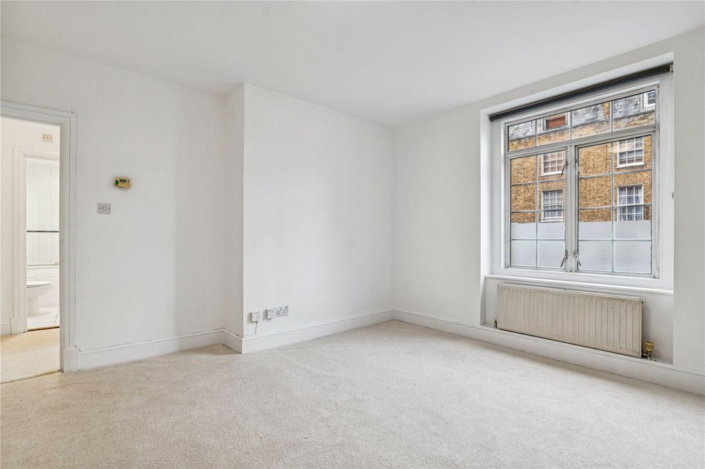 Property photo 3 of 8 Picture No. 06