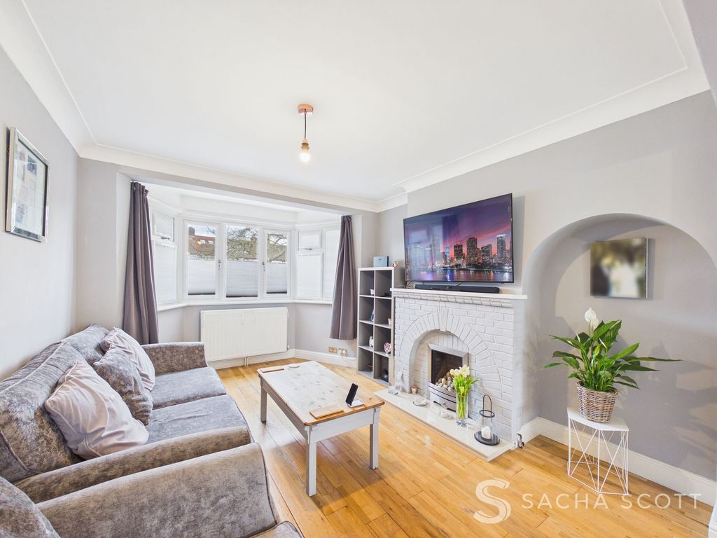 Property photo 2 of 31 Living Room