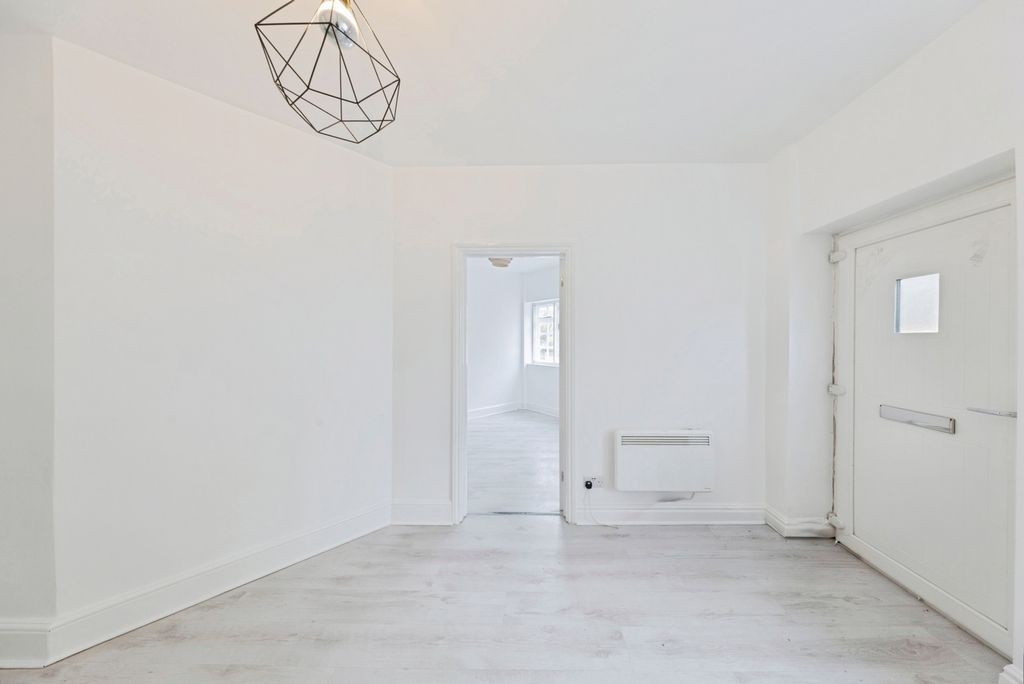 Property photo 3 of 15 Photo