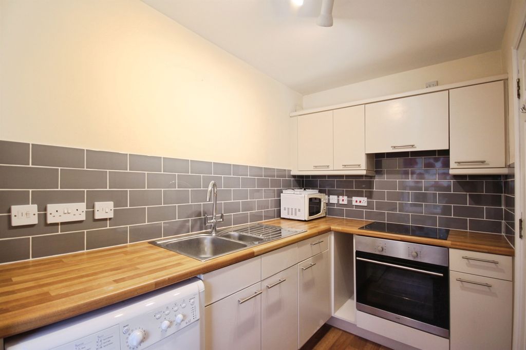Property photo 3 of 16