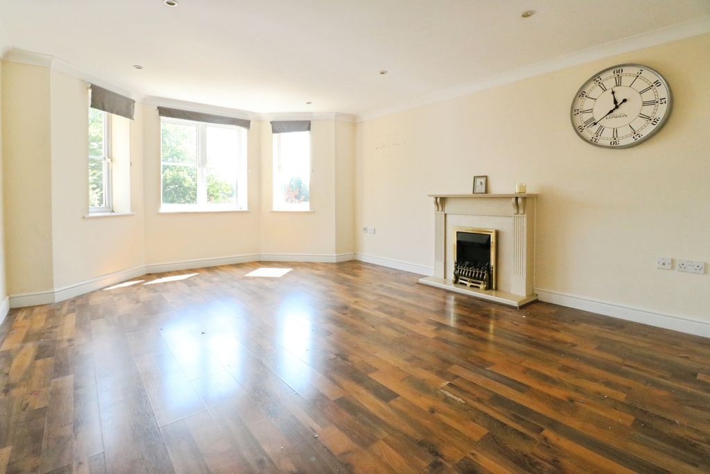 Property photo 3 of 17 Photo 7