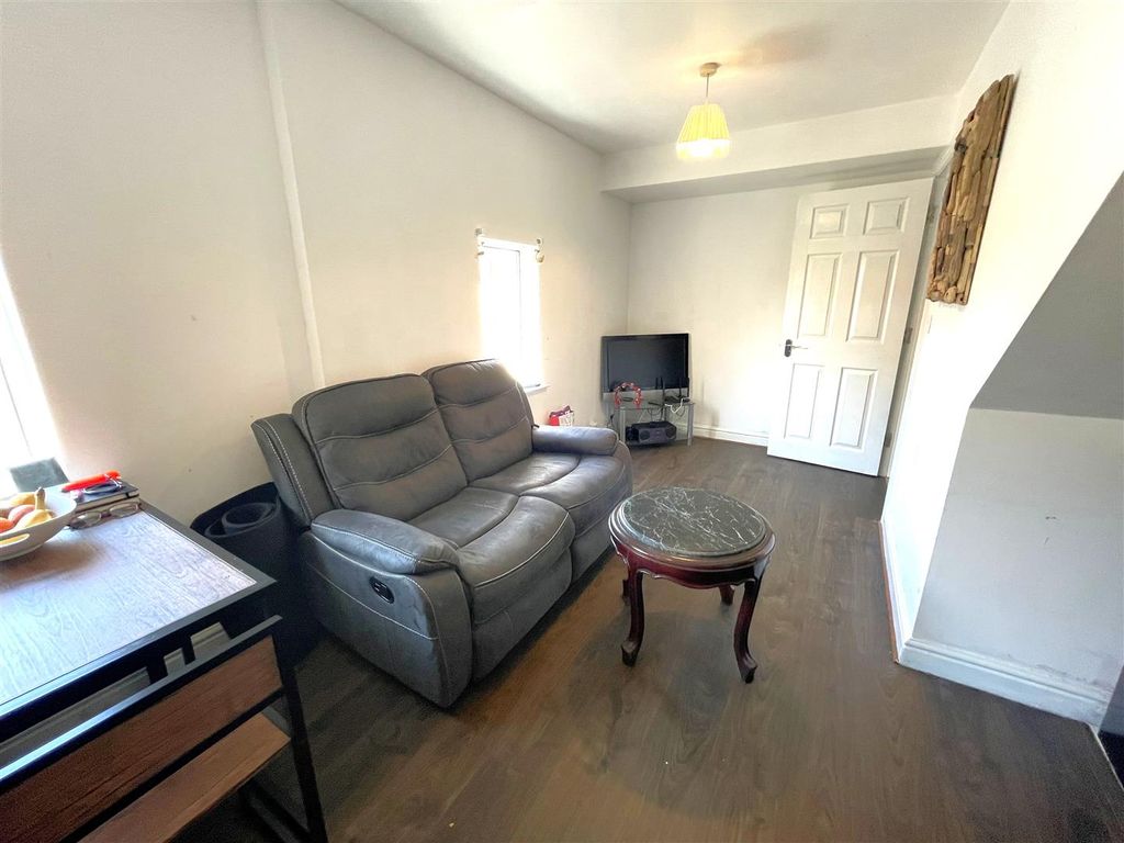Property photo 3 of 8 3.Jpg
