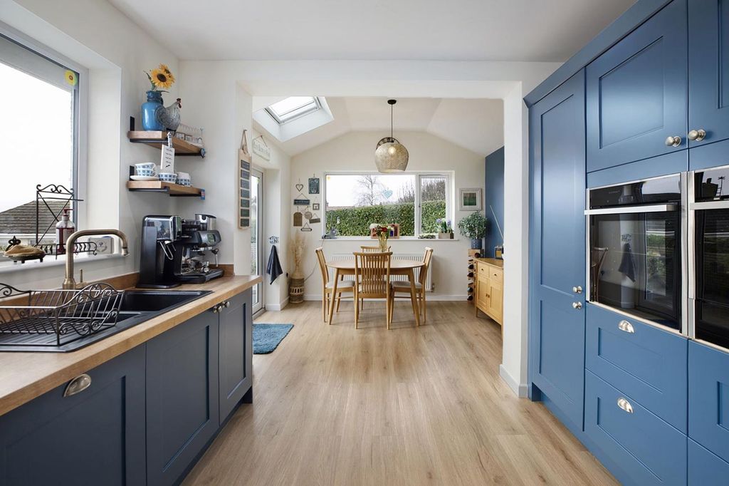 Property photo 3 of 23