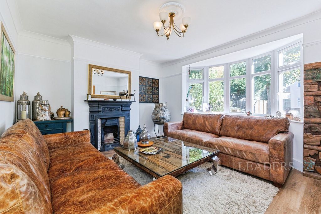Property photo 3 of 26 Pbox-Img.Jpg