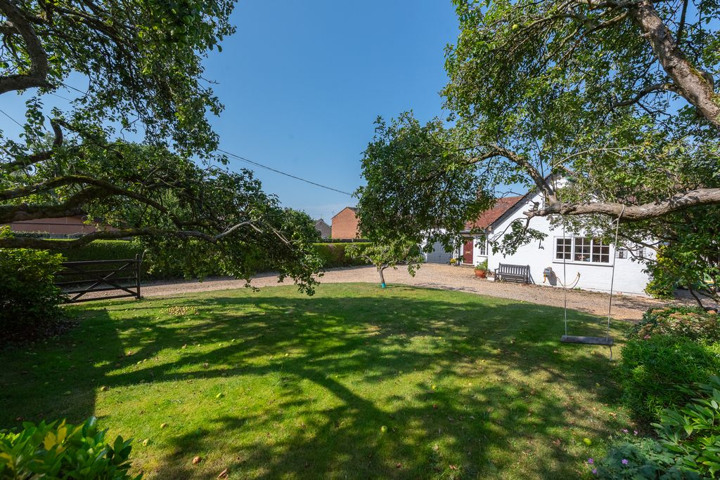 Property photo 2 of 12 59 Cambridge Rd14